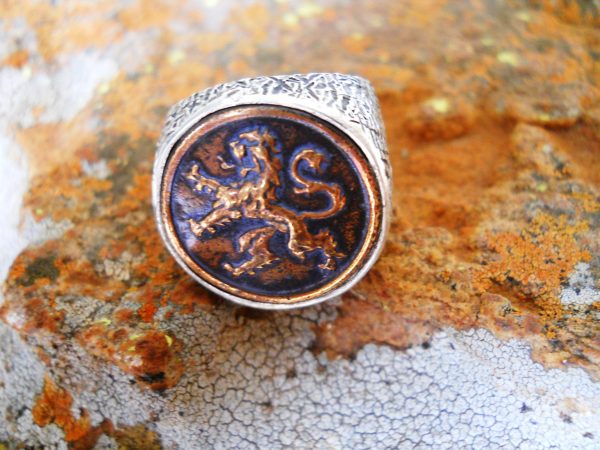 Arched Lion Ring